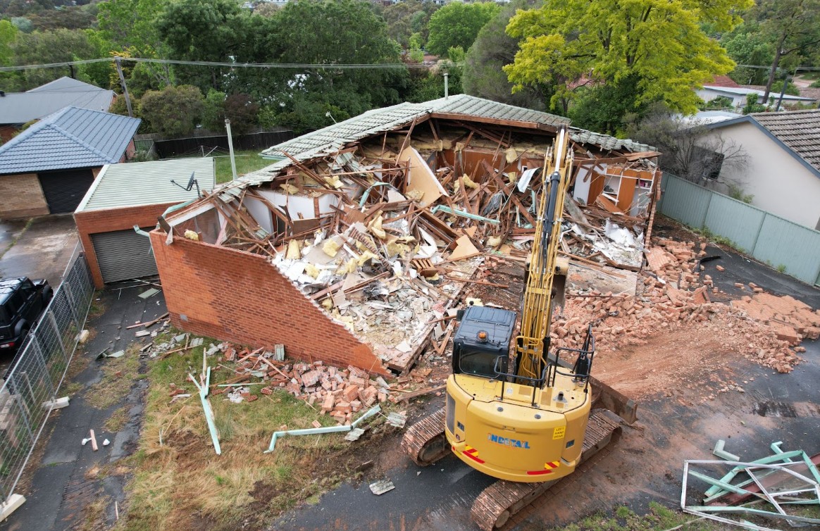 5 Signs It's Time for a Knock-Down Rebuild in Canberra